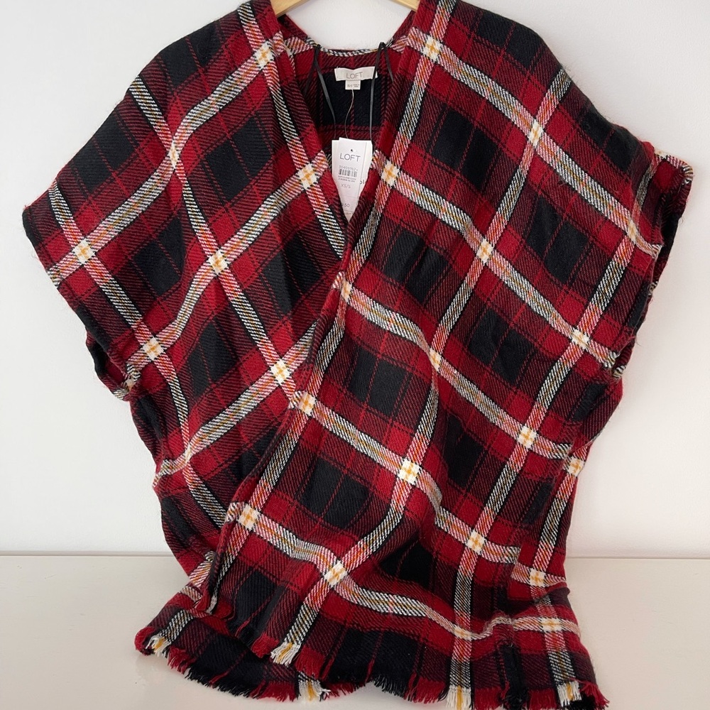 LOFT Poncho Wrap Red and Black Plaid NWT Women’s Size XS/S - Picture 3 of 8